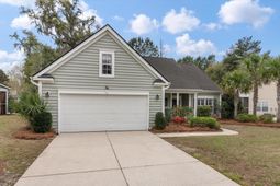 127 Carolinian Drive photo 4