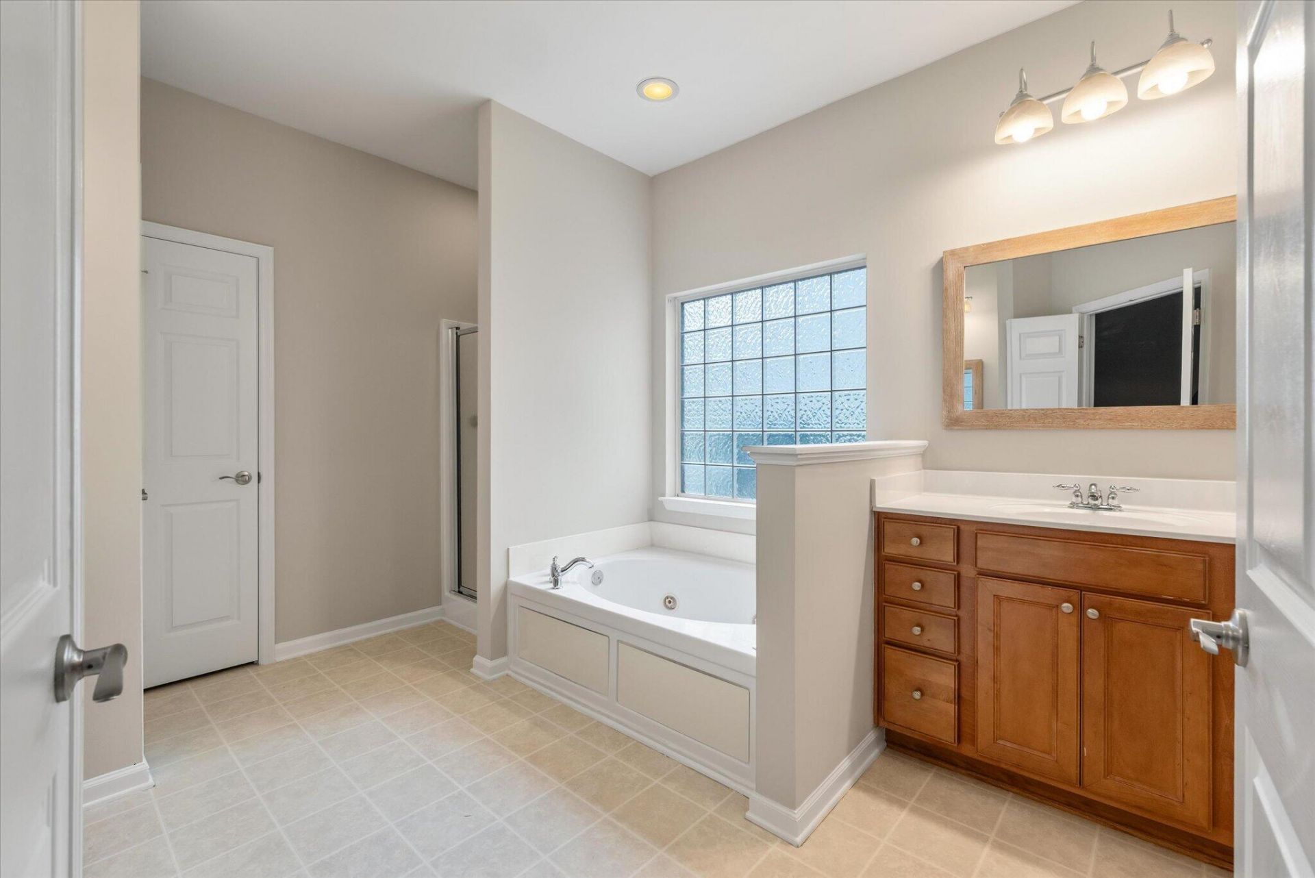 127 Carolinian Drive Photo 43