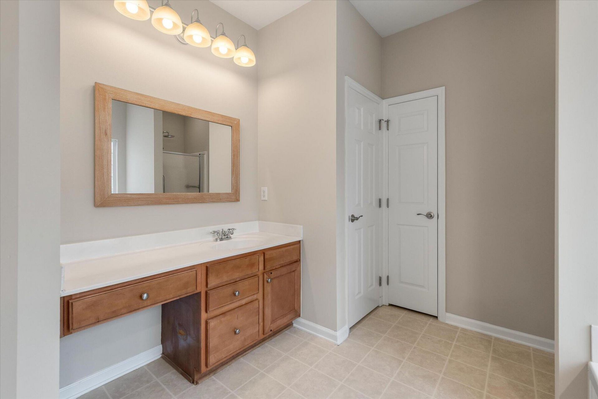 127 Carolinian Drive Photo 53