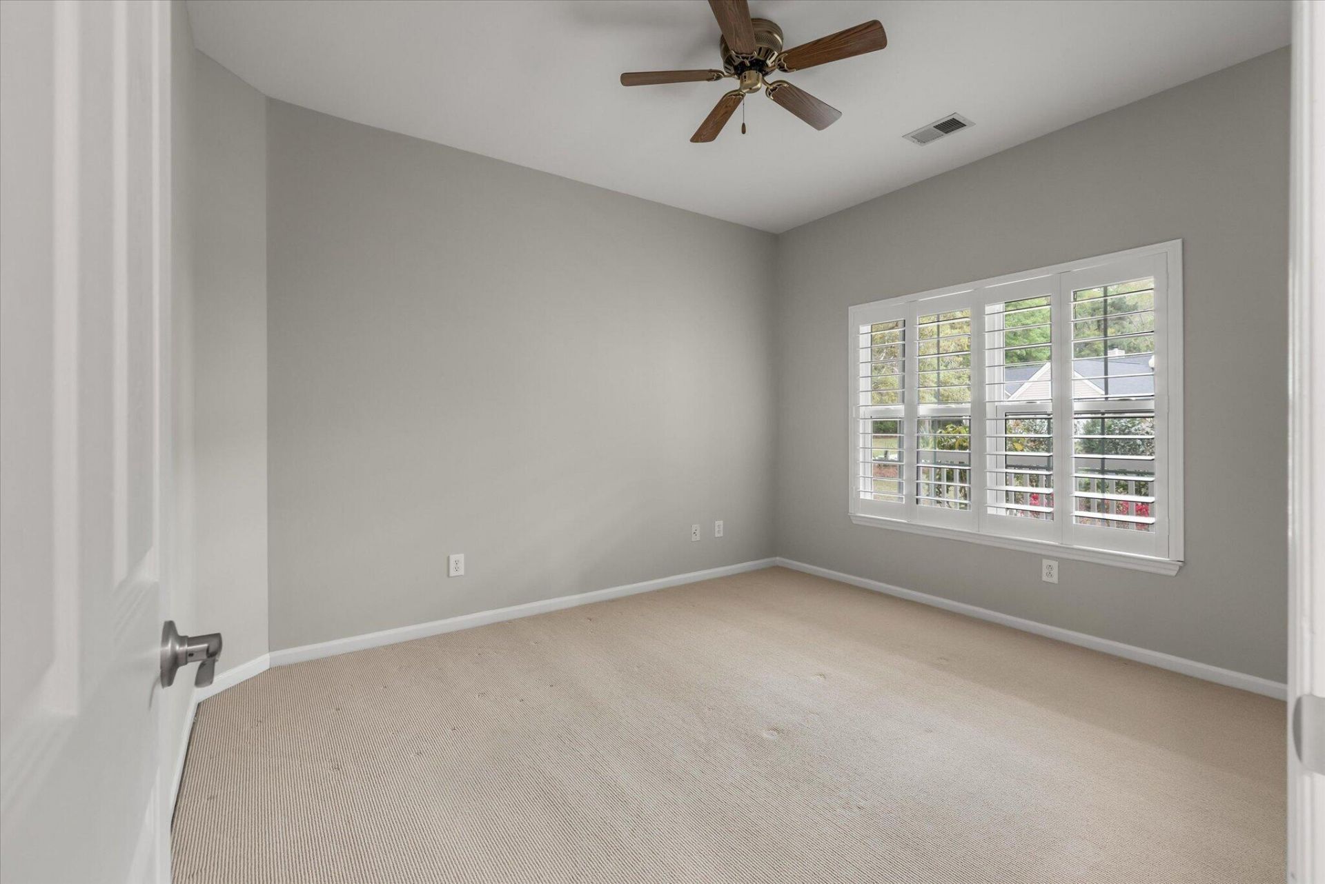 127 Carolinian Drive Photo 57