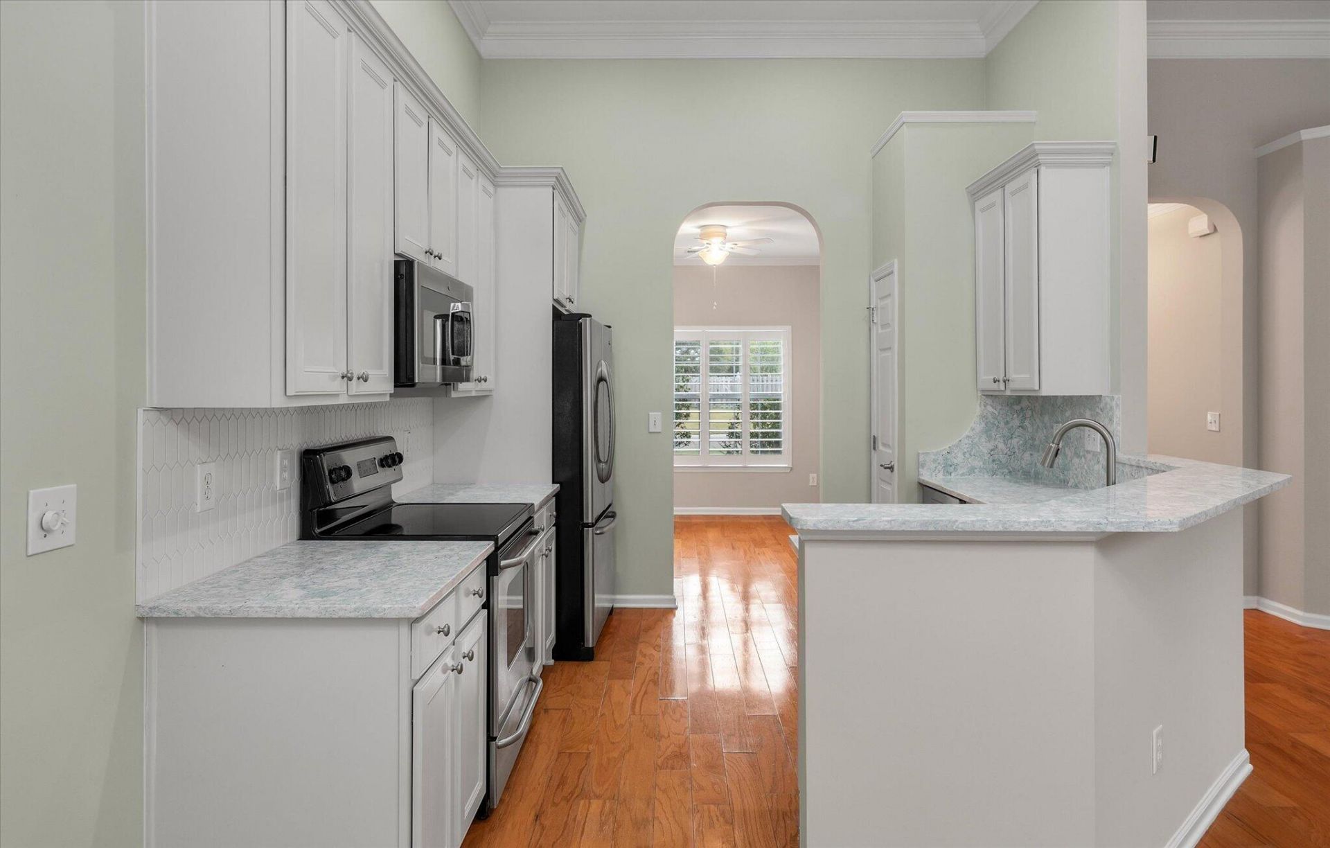 127 Carolinian Drive Photo 9