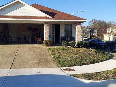 210 Cliff Heights Circle, Dallas, TX 75241