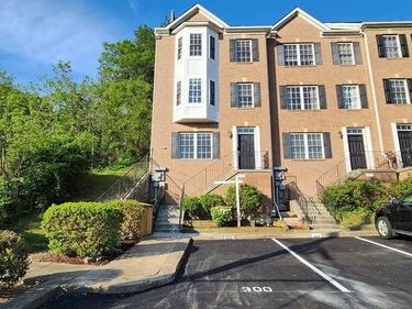 300 CENTER LANE, OCCOQUAN, VA 22125