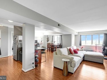 5340 HOLMES RUN PARKWAY, Unit 919, ALEXANDRIA, VA 22304