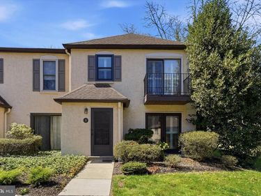 8 SUMMIT DRIVE, BRYN MAWR, PA 19010