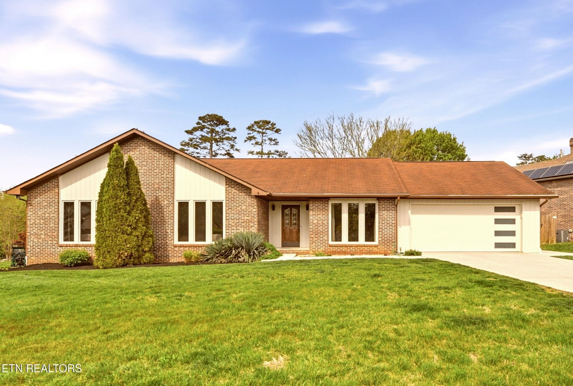 3205 Roanoke Circle , Knoxville, TN 37920 Main Photo