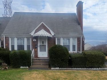 1 Cresthaven Drive, Buffalo, NY 14225