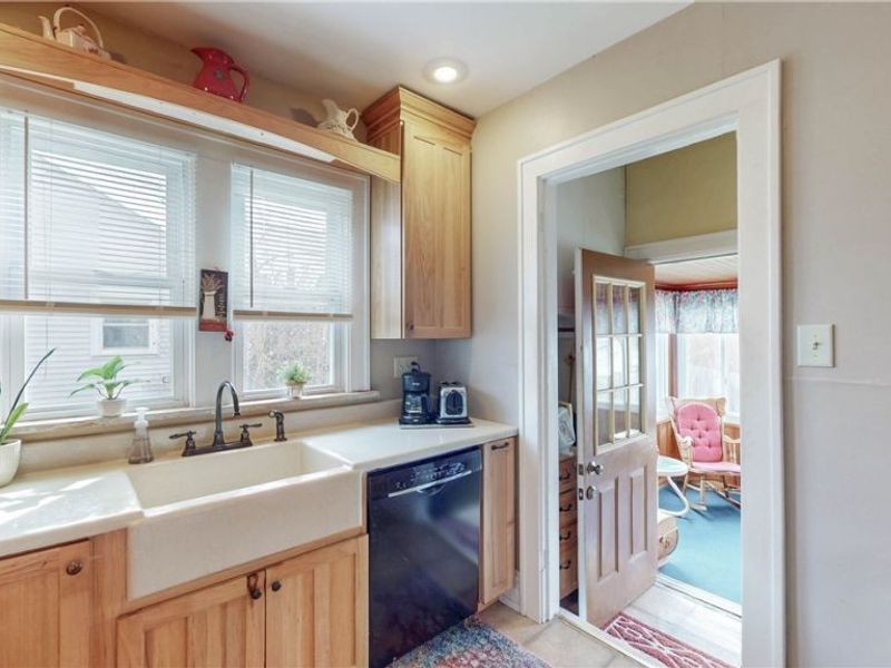 356 Avery Avenue, Bedford, OH 44146 Photo 8