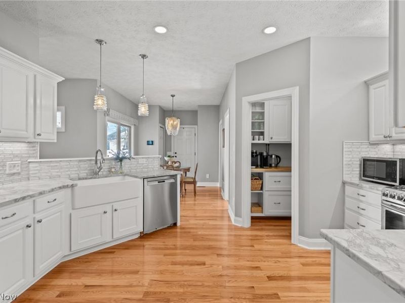 5259 Frederick Street, Barberton, OH 44203 Photo 9