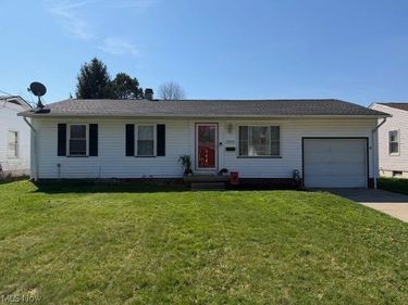 2619 Center Avenue , Alliance, OH 44601