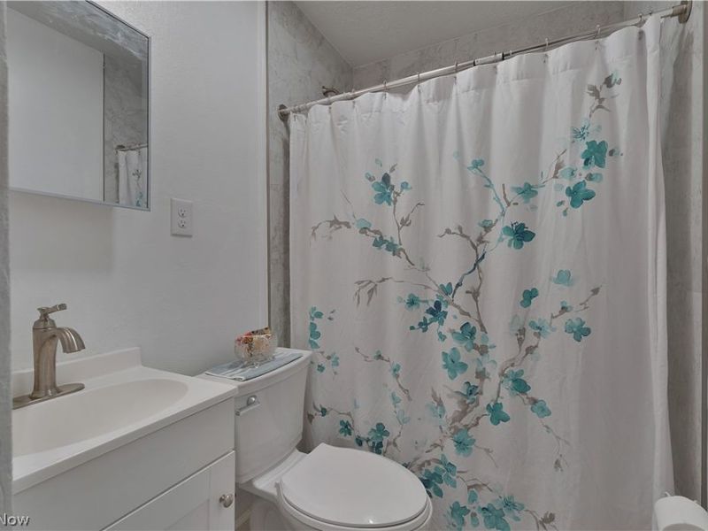 415 N Glenellen Avenue, Youngstown, OH 44509 Photo 11