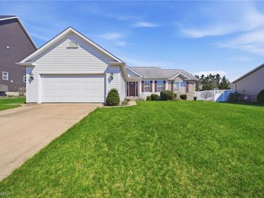 12254 San Marino Avenue NW, Uniontown, OH 44685