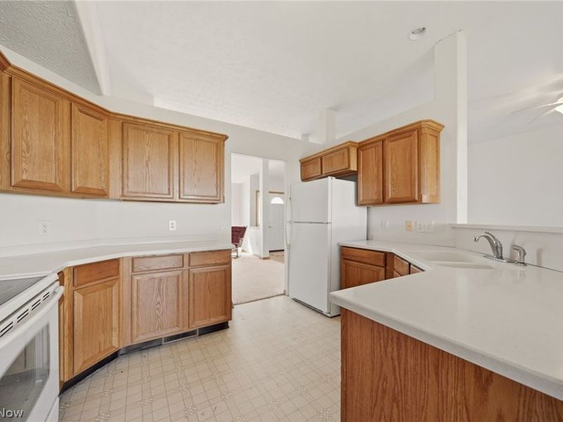 12254 San Marino Avenue NW, Uniontown, OH 44685 Photo 11