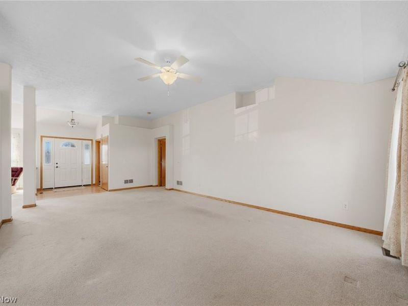 12254 San Marino Avenue NW, Uniontown, OH 44685 Photo 4