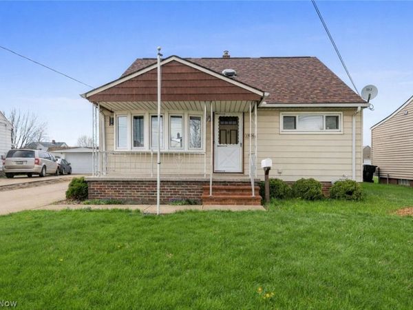 15268 Muskingum Boulevard , Brook Park, OH 44142