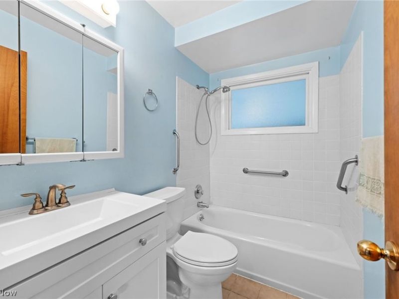 15268 Muskingum Boulevard, Brook Park, OH 44142 Photo 10