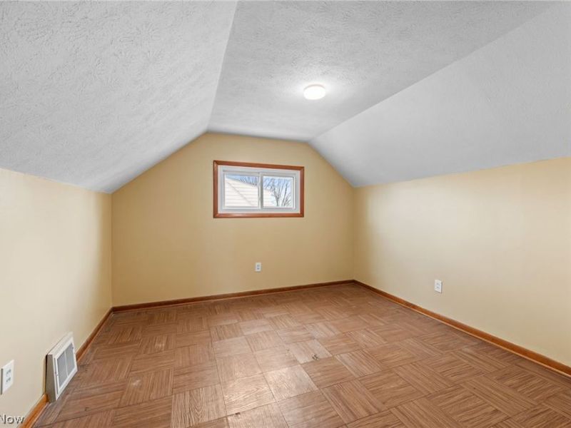 15268 Muskingum Boulevard, Brook Park, OH 44142 Photo 11