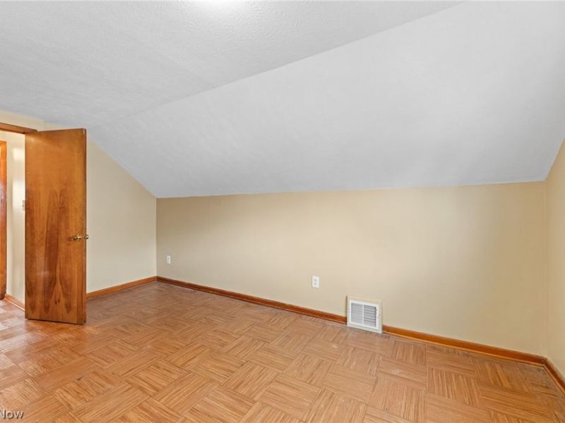 15268 Muskingum Boulevard, Brook Park, OH 44142 Photo 12