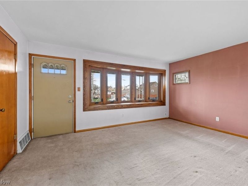 15268 Muskingum Boulevard, Brook Park, OH 44142 Photo 4