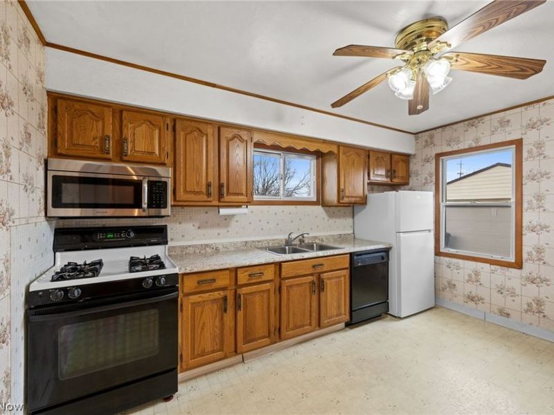 15268 Muskingum Boulevard, Brook Park, OH 44142 Photo 6