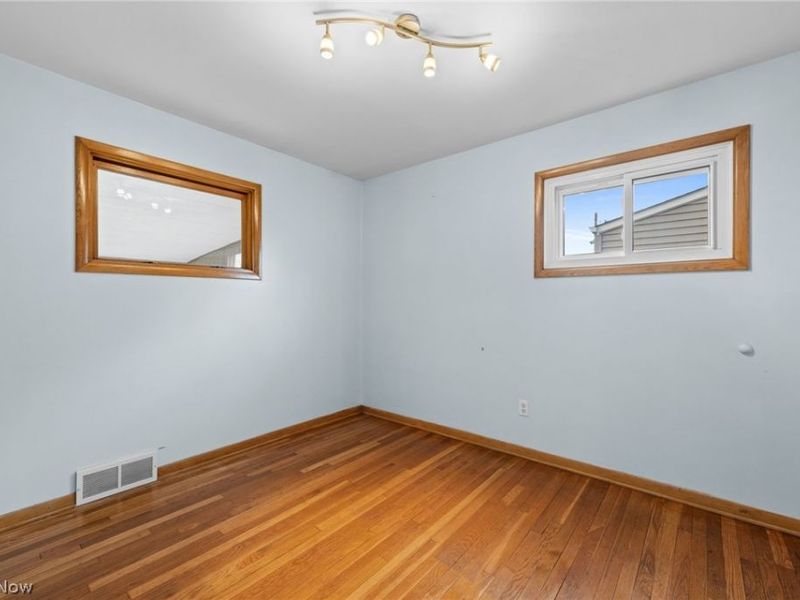 15268 Muskingum Boulevard, Brook Park, OH 44142 Photo 9