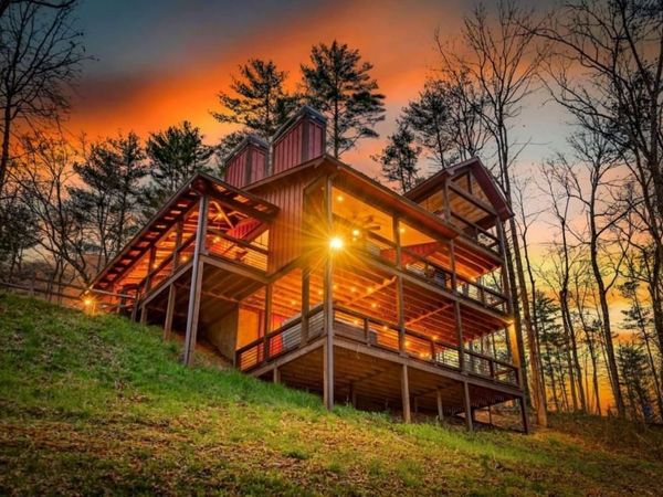 127 Twin Creeks Road, Blue Ridge, GA 30541