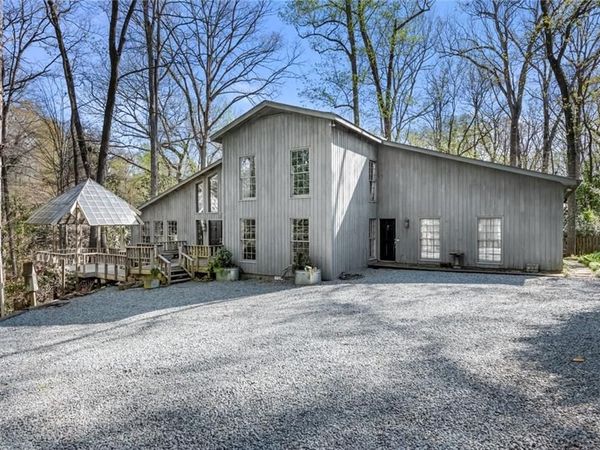 3391 Ridgewood Road NW, Atlanta, GA 30327