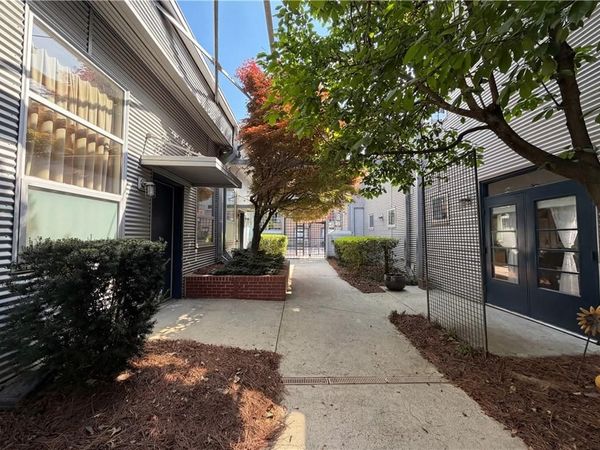 400 Village Parkway NE, Unit 142, Atlanta, GA 30306