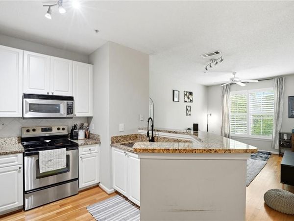 10 Perimeter Summit Boulevard NE, Unit 1204, Atlanta, GA 30319