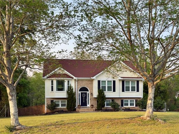 22 Farmbrook Drive SW, Cartersville, GA 30120