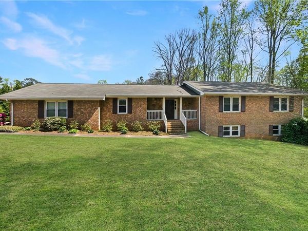 185 Redwood Circle, Fayetteville, GA 30214