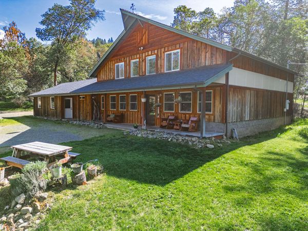 267 Grays Creek Road, Grants Pass, OR 97527