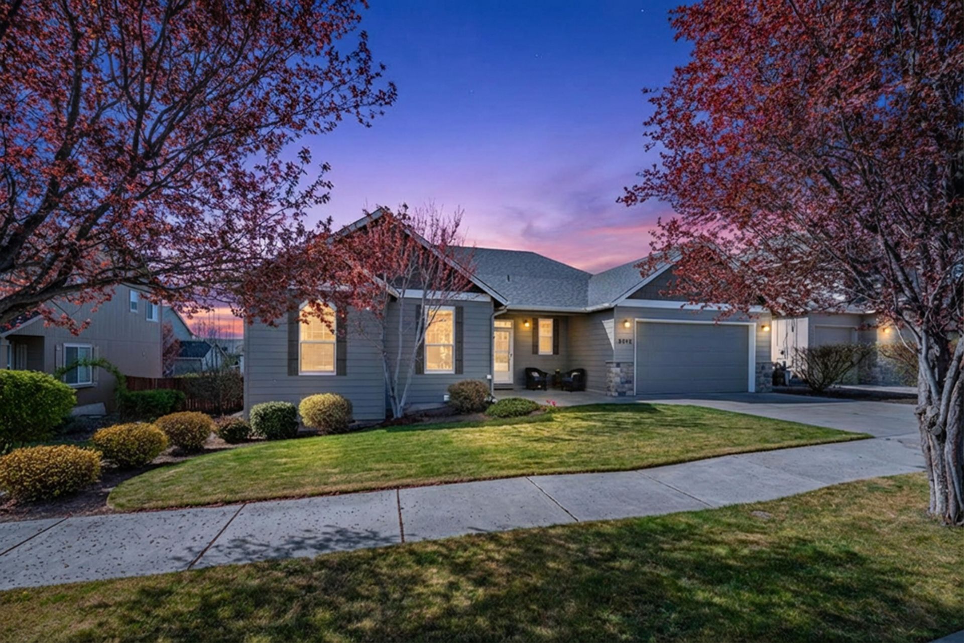2372 NW Hazelwood Avenue, Redmond, OR 97756 Main Photo