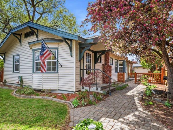 726 NW Birch Avenue, Redmond, OR 97756