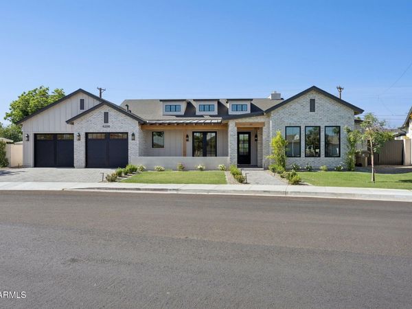 4206 E WHITTON Avenue, Phoenix, AZ 85018