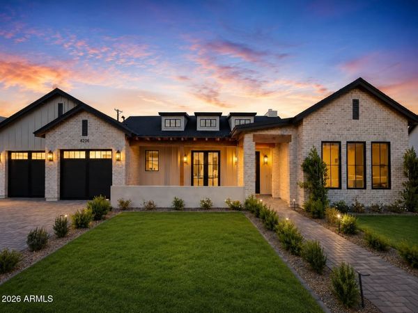 4206 E WHITTON Avenue, Phoenix, AZ 85018