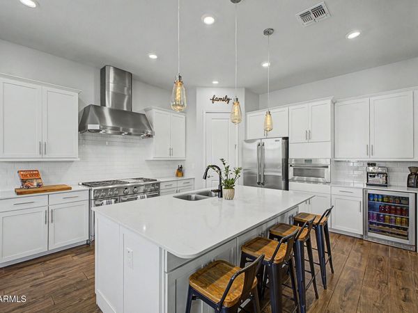 9764 E THORNBUSH Avenue, Mesa, AZ 85212