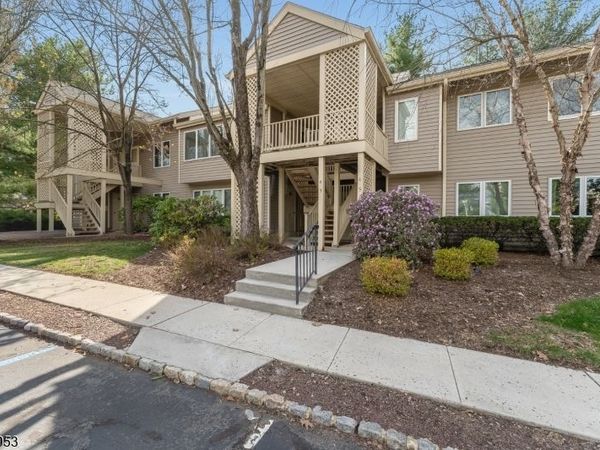 4 Troon Ter, Clinton, NJ 08801