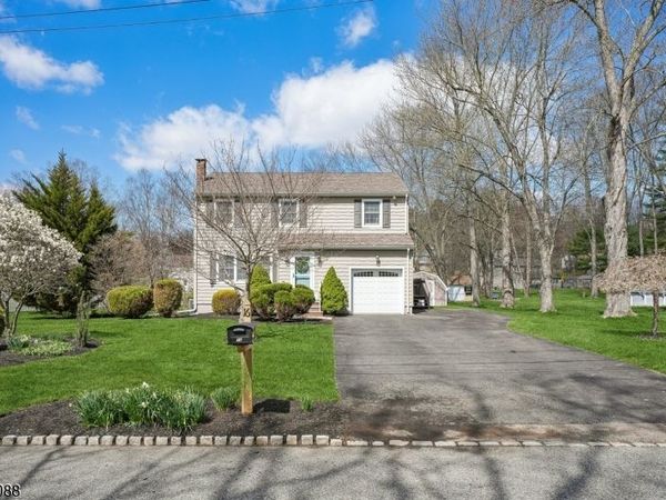 16 Meadow Ln, Mansfield, NJ 07840