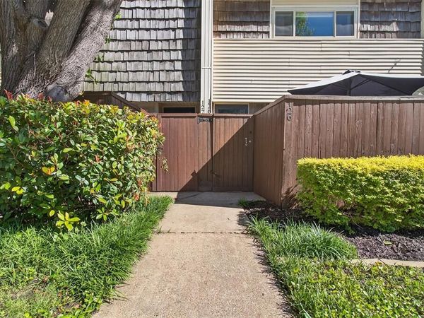 2702 Douglas Avenue, Unit 126, Dallas, TX 75219