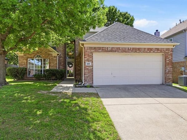 239 High Pointe Lane, Cedar Hill, TX 75104