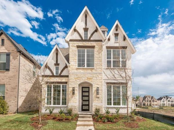 211 Golden Run Drive, Fate, TX 75189