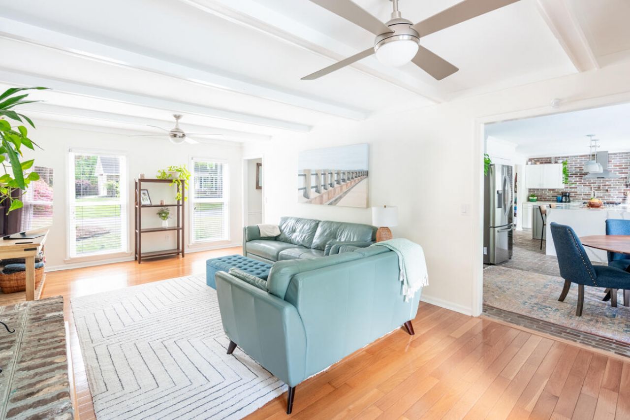 110 Buckingham Avenue Photo 11