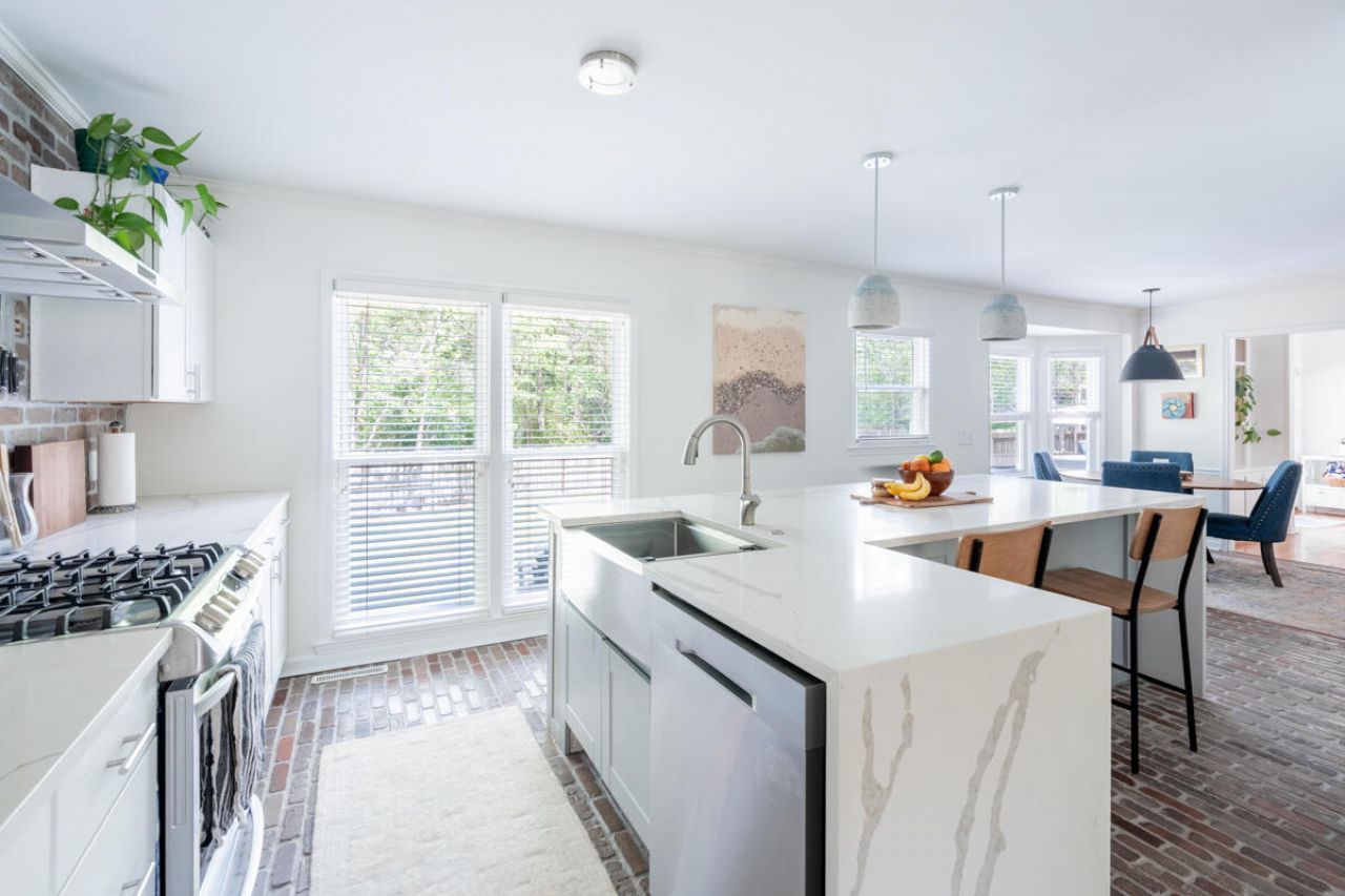 110 Buckingham Avenue Photo 15