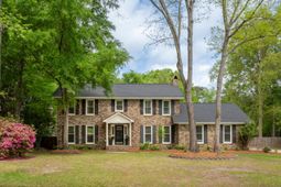 110 Buckingham Avenue photo 4