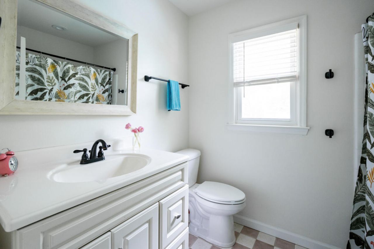 110 Buckingham Avenue Photo 49