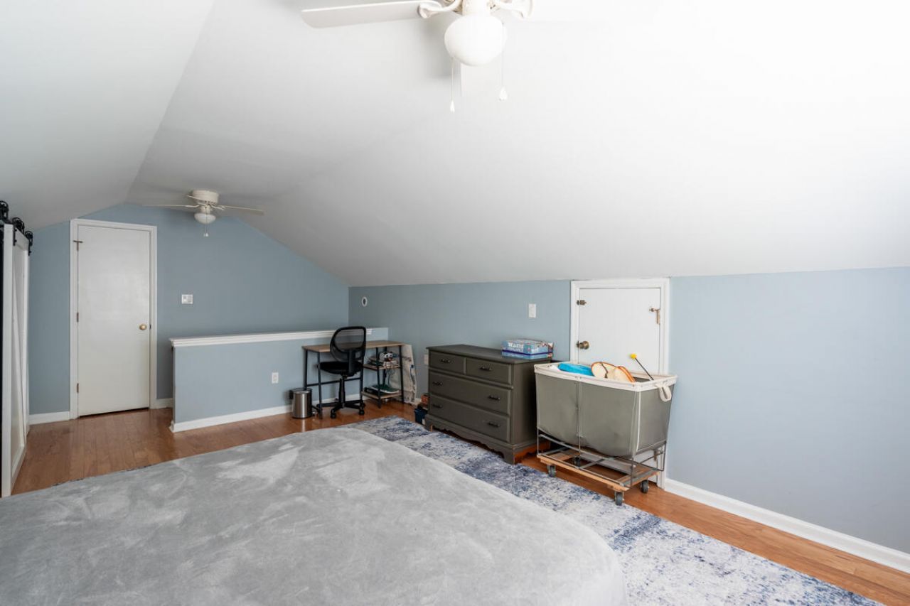 110 Buckingham Avenue Photo 51