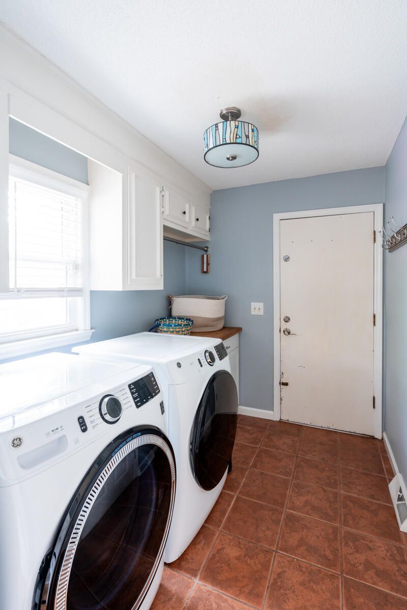 110 Buckingham Avenue Photo 51