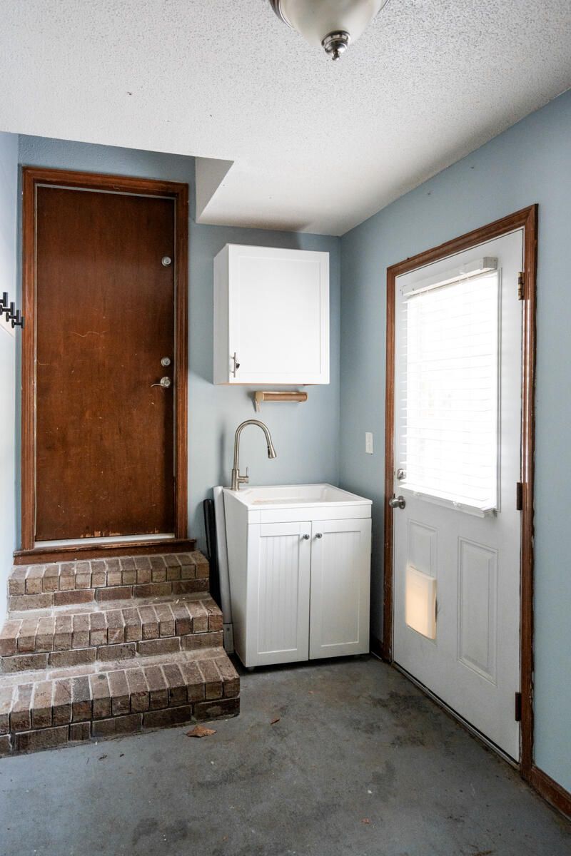 110 Buckingham Avenue Photo 54