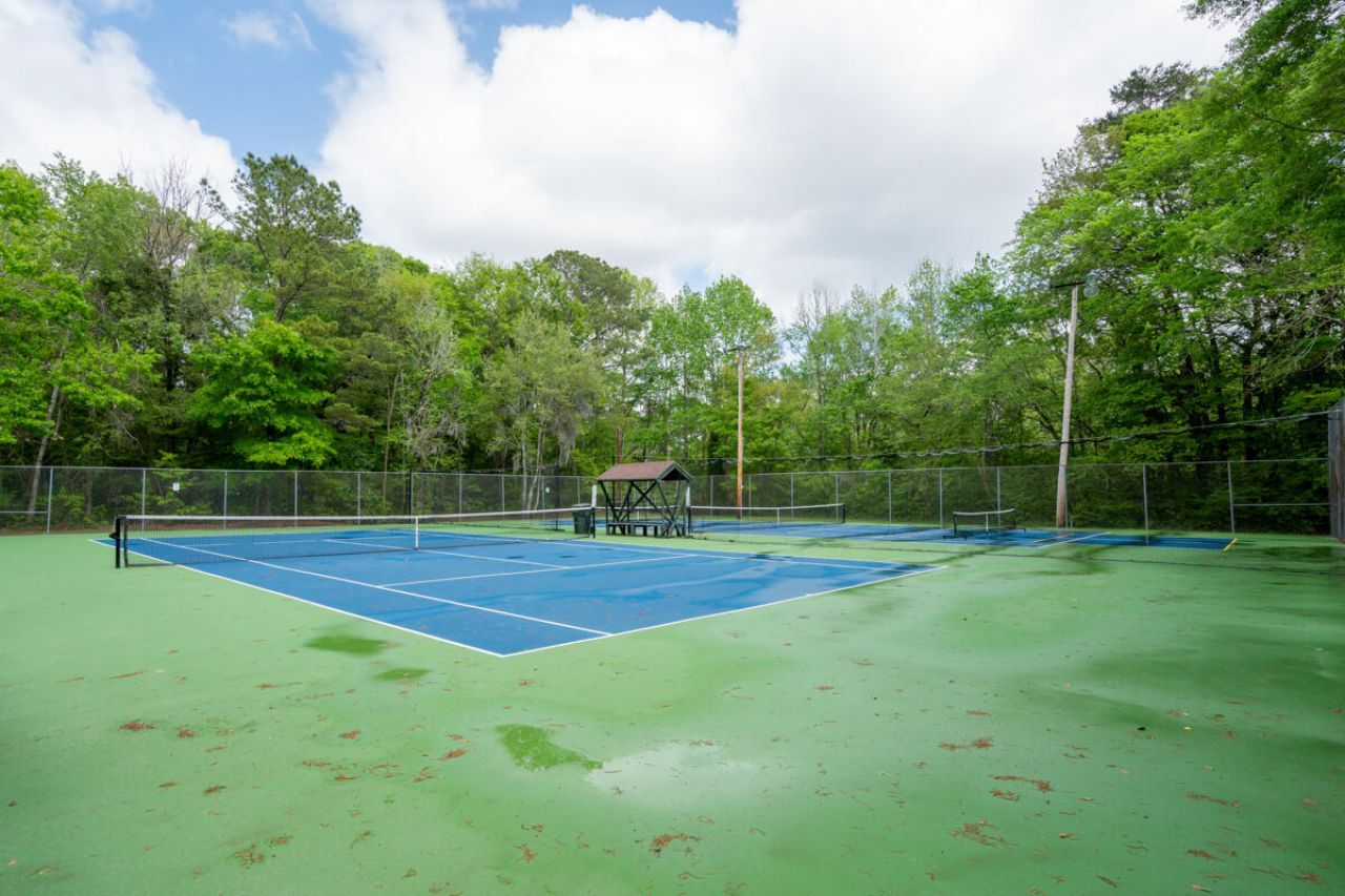 110 Buckingham Avenue Photo 73